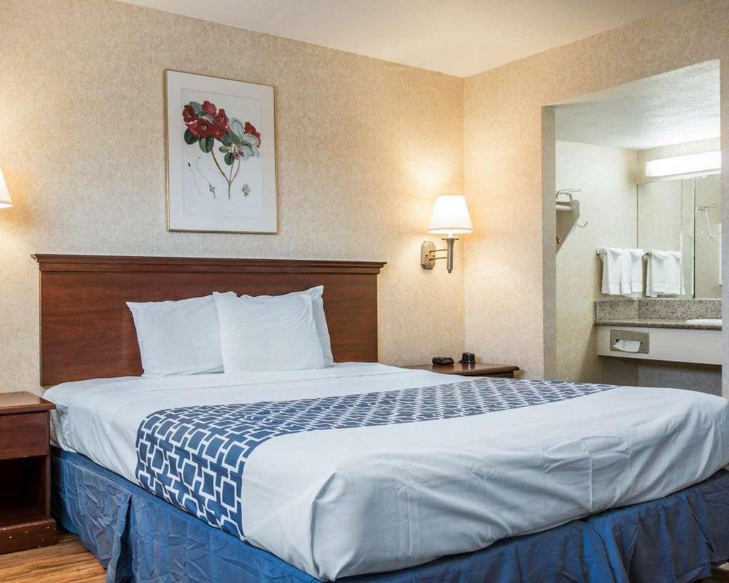Econo Lodge Lembah Moreno Bilik gambar