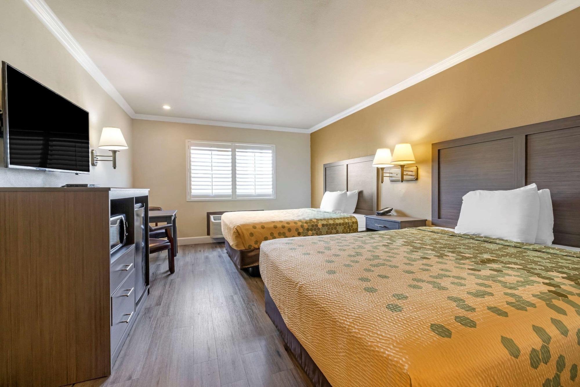 Econo Lodge Lembah Moreno Luaran gambar