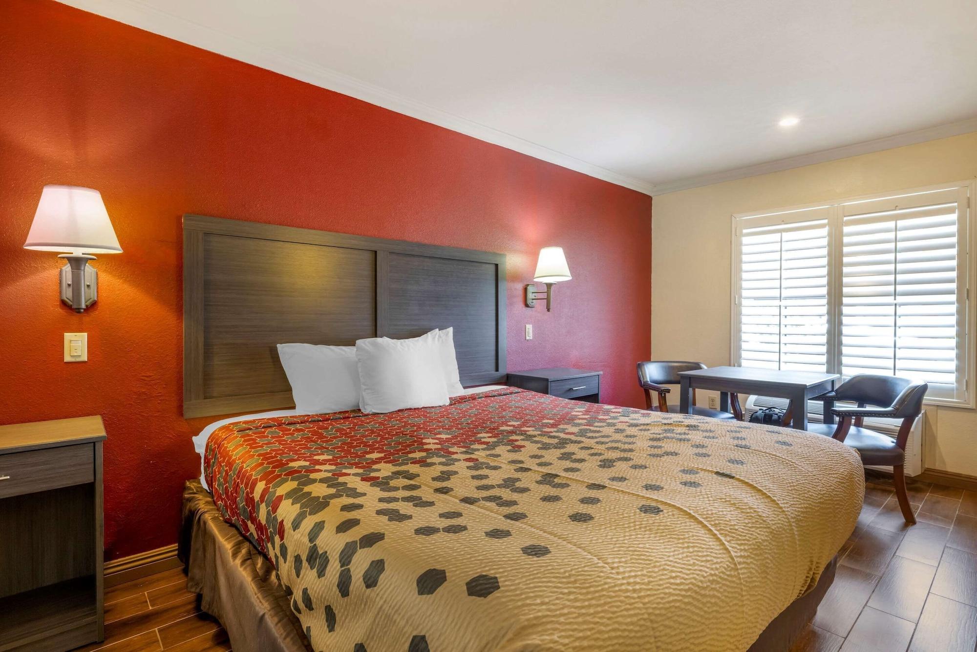 Econo Lodge Lembah Moreno Luaran gambar
